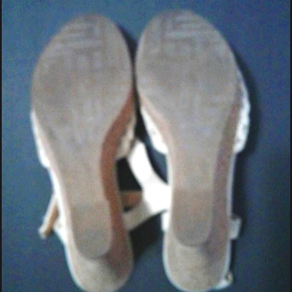 Fergalicious Boho Retro Y2K Cream Caged Cork Heels Platform Sandals 6